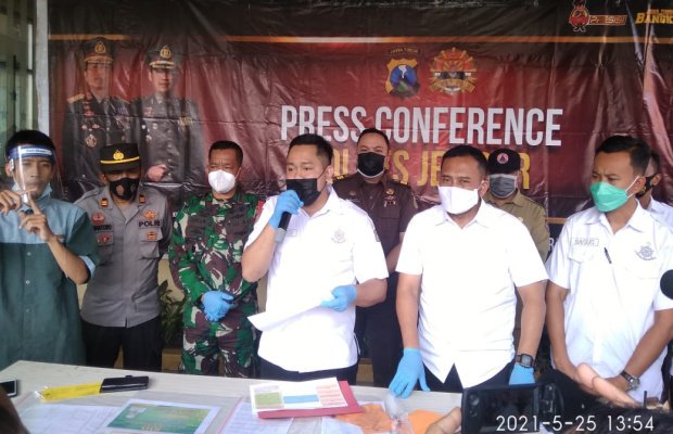 Foto : Polres Jember saat menggelar Konferensi Pres kasus protokol kesehatan.