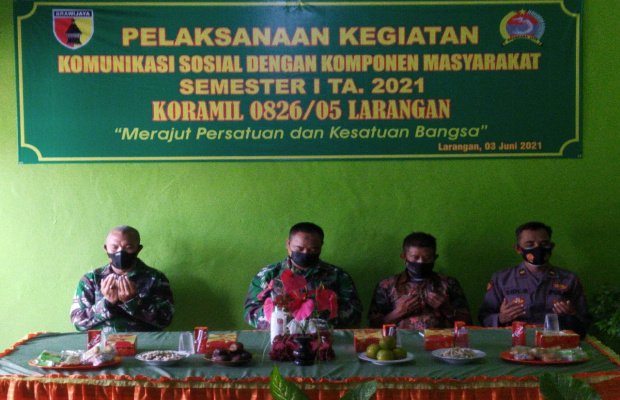 Foto : Kasdim 0826 Pamekasan Saat Bersama Danramil Larangan Saat Isi Sambutan Komsos