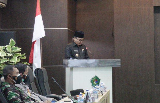 Foto : Penyampaian Oleh Bupati Baddrut Tamam di Ruang Gedung DPRD Pamekasan