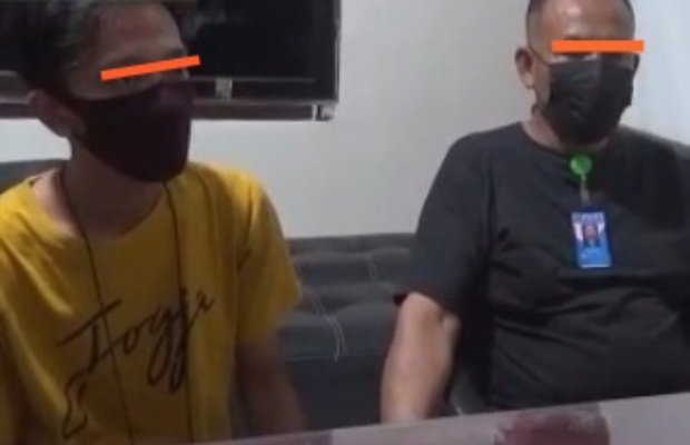 Foto :  Oknum wartawan saat di amankan polisi