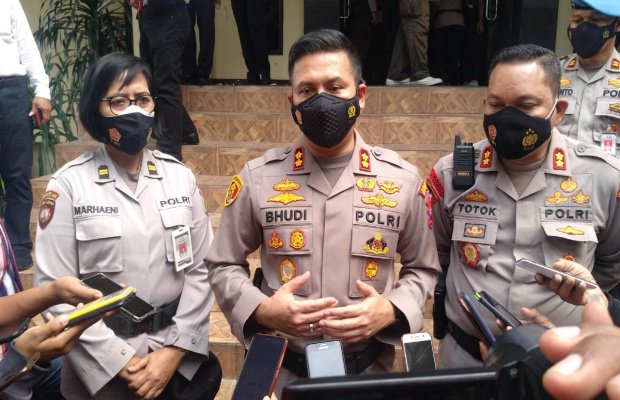  Foto: Kapolresta Makota saat diwawancarai para awak media.