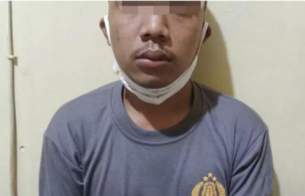 Foto : Polisi gadungan saat di ringkus 