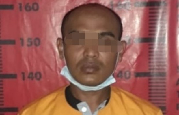 Foto : pelaku ASB saat menjalani pemeriksaan di wilayah hukum Polsek Jelbuk, Jember.