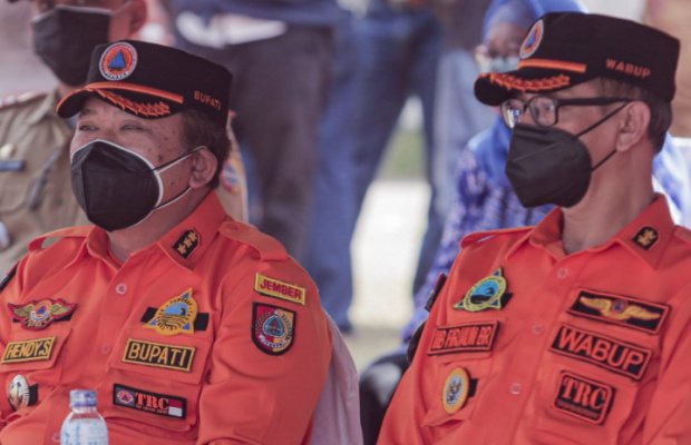 Foto: Bupati Jember Ir. H. Hendy Siswanto dan Wakil Bupati Jember, K.H. M.B. Firjaun Barlaman.