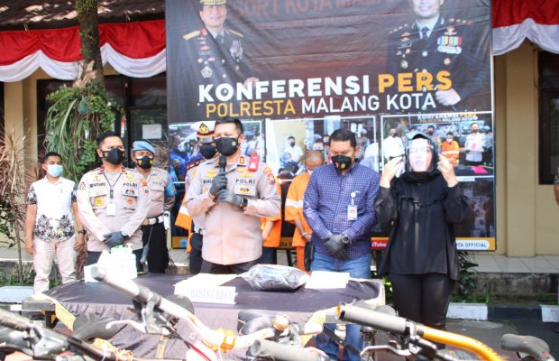 Foto: Kapolresta Malang Kota AKBP Budi Hermanto, SIK, M.Si saat memimpin konferensi pers ungkap kasus curat.