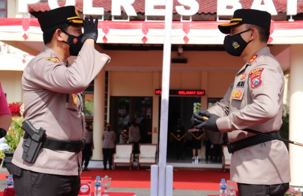 Foto : Pisah sambut Kapolres lama dengan yang baru dilaksanakan dengan prokes yang ketat.