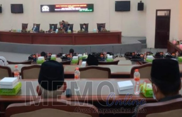 Foto : Rapat Paripurna Bupati dengan DPRD Sampang
