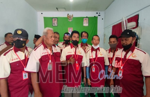 Foto : Pengurus Dan Anggota F-Wamipro Tampil Dengan Seragam Baru