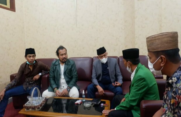 Foto : Ketua DPC PKB Bangkalan, Syafiuddin Asmoro saat mengunjungi Pimpinan DPRD Bangkalan