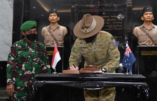 Foto: Wakasad Letjen TNI Bakti Agus Fadjari dan Major General Justin Ellwood