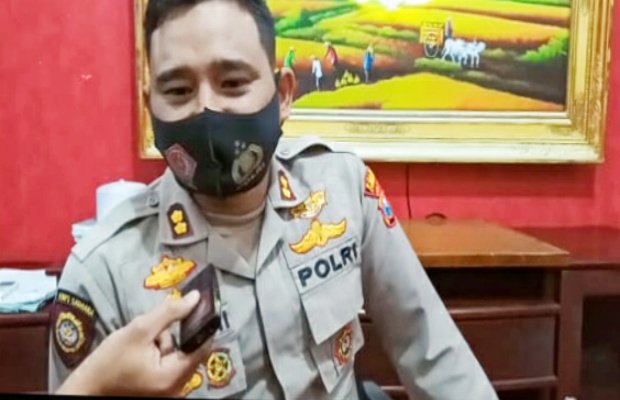 Foto: Kapolres Lumajang AKBP Eka Yekti Hananto Seno, saat diwawancarai awak media.