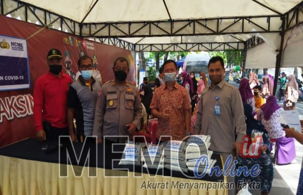 Foto : HCML bersama Polres Sampang saat mensukseskan vaksinasi