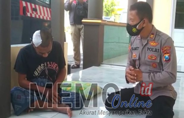 Foto : Fauzan, pelaku penganiayaan bersama Iptu Slamet  Kapolsek Karang Penang