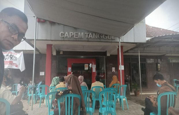 Foto: Hari ini pimpinan bank jatim unit tanggul dipinggil bpsk