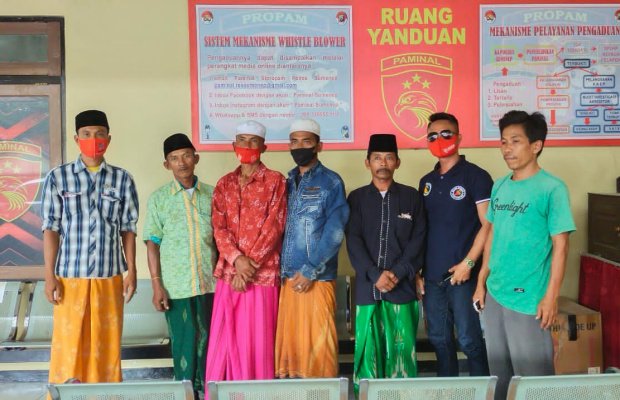 Foto: Para Saksi dan Korban saat memenuhi panggilan Propam Polres Sumenep