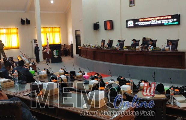 Foto : Paripurna DPRD Sampang di gedung Graha Paripurna DPRD Sampang