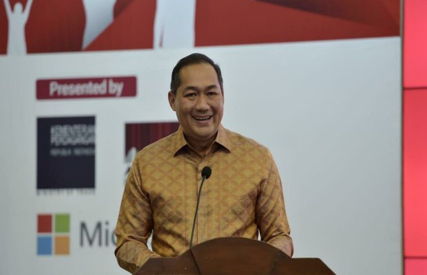 Foto: Mendag Lutfi saat memberikan pemaparan dalam konferensi pers 'Kick-Off Embracing Jakarta Muslim Fashion Week.