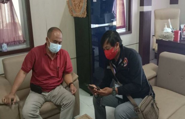 Foto: Direktur RSU Mohammad Noer Pamekasan, Dr. Ifantono M.MRS di Ruang Kerjanya