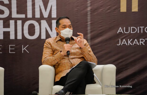  Foto : Mendag Lutfi saat memimpin Rakornas.