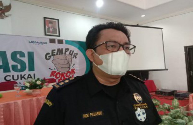 Foto: Kepala Seksi Kepatuhan Internal dan Penyuluhan Kantor Bea dan Cukai KPPBC TMC Probolinggo Nangko P. Pasaribu