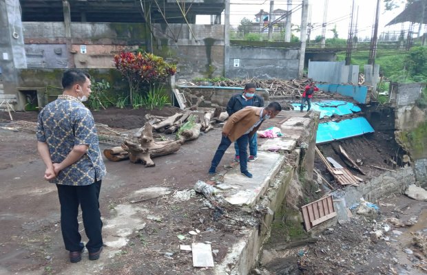 Foto: Komisi A DPRD Kota Batu saat melakukan sidak Hotel Grand City Batu