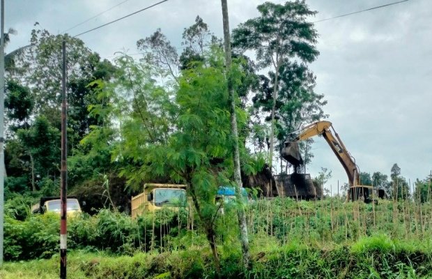 Foto: Ilustrasi kegiatan tambang galian c ilegal di Jember 
