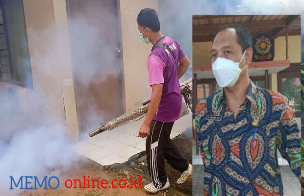 Foto: Kadinkes Pamekasan, dr. Syaifudin Pantau Pelaksanaan Fogging di Pendopo