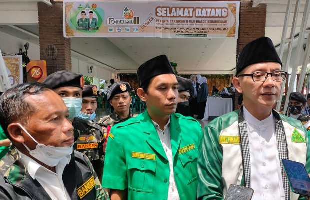 Foto: Wapub saat dikonfirmasi awak media sikapi kasus tendang sesaji, GP Ansor Kencong Gandeng FKUB Gelar Dialog