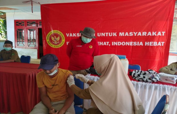 Foto: Kegiatan vaksinasi masyarakat di Kec. Batang - Batang