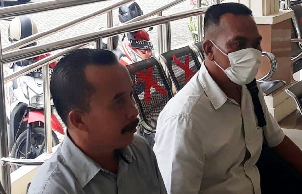  Foto: Ketua lsm Sahrowi dan BPD Pemdes Gumuksari