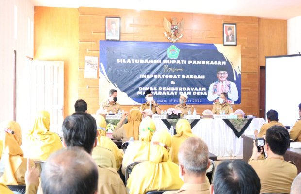 Foto : Kunjungan Bupati Pamekasan Ke Kantor DPMD dan Inspektorat Pamekasan.