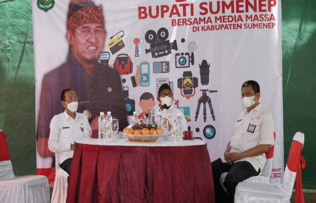 Foto: Bupati Fauzi saat silaturrahim dengan pelaku media
