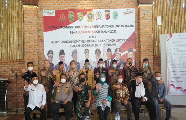 Foto: Bupati, Kolres dan Dandim 0621 Bogor saat sesi foto bersama