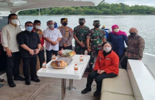 Foto: Rombongan Ketua DPR RI saat akan ke pulau oksigen