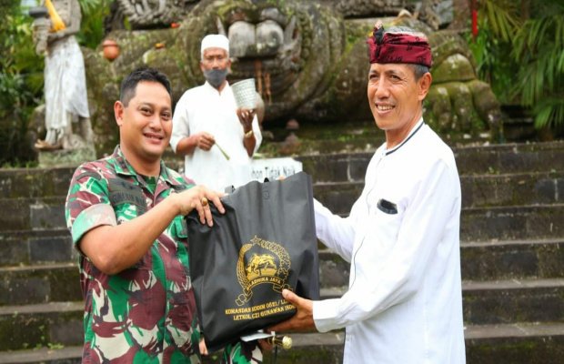 Foto : Dandim 0821/Lumajang Letkol Czi Gunawan Indra Y.T., S.T., M.M (berseragam dinas)