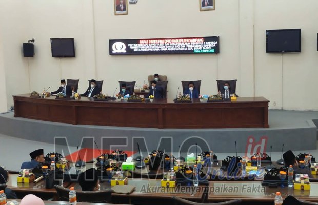 Foto : Paripurna DPRD Sampang Tentang 