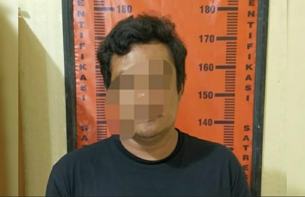 Foto: Satu pengedar obat terlarang saat menjalani pemeriksaan