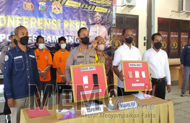 Foto : Kapolres Sampang AKBP Arman saat konferensi pers di Mapolres Sampang