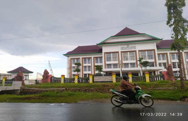  Foto : Gedung DPRD Bangkalan.