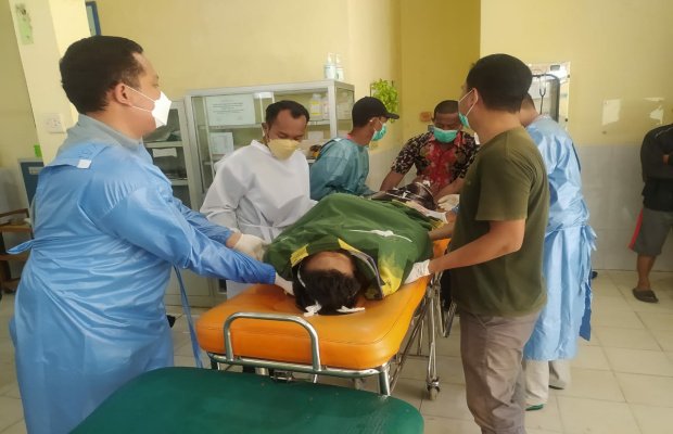 Foto: Korban saat ditangani petugas medis