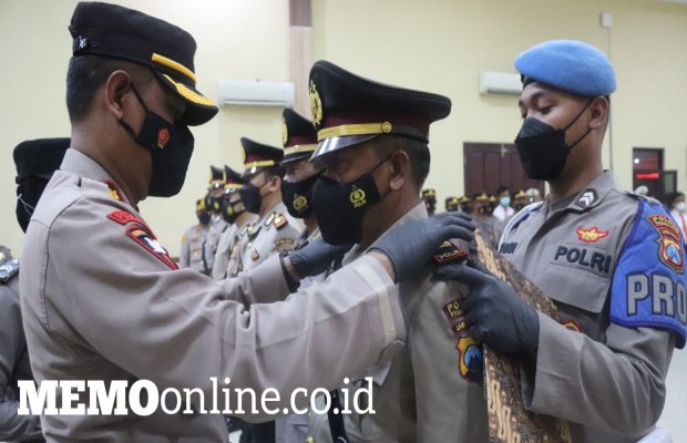  Foto: Kapolres Pamekasan Saat Melaksanakan Sertijab di Gedung Bhayangkara.