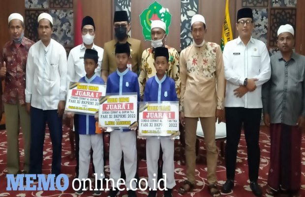 Foto: Sekdakab Pamekasan, Ir Totok Hartono Saat Sambut Pemenang FASI Kategore Lomba CCQ di Pendopo