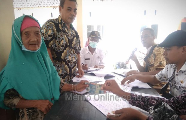 Foto: Nenek Nardi salah satu penerima BLT-DD