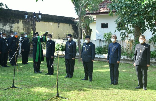 Foto: 5 Pejabat Tinggi Pratama Sumenep saat Disumpah Bupati 
