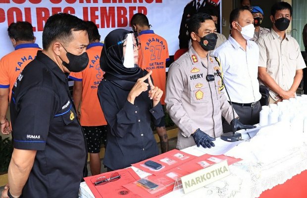 Foto: Polres Jember melalui Satreskoba menggelar Press Conference pengungkapan peredaran narkoba