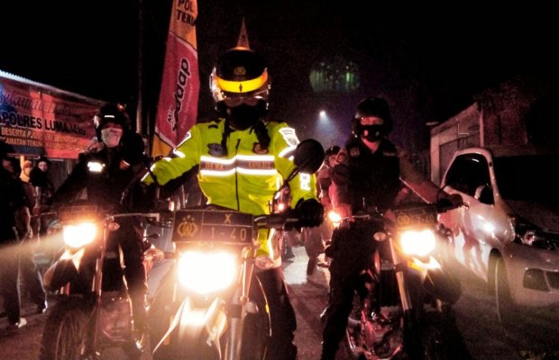   Foto : Kapolres Lumajang memimpin patroli malam