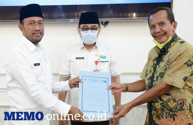 Foto: Sekda Pimpin Sertijab Direktur Perundam Tirta Jaya Kabupaten Pamekasan