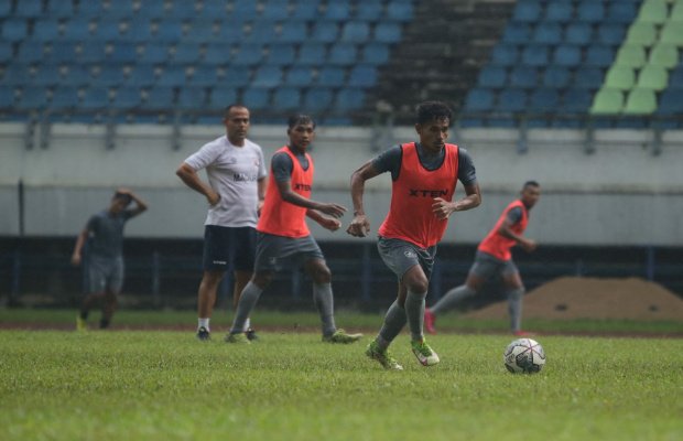 Foto: Latihan persiapan Laskar Sape Kerrab 