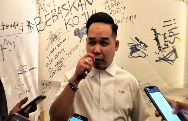 Foto : Kuasa hukum JEP saat diwawancarai awak media.
