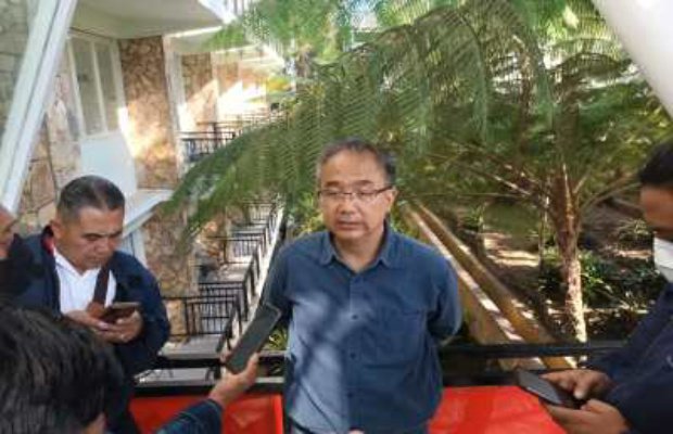 Foto: Ketua yayasan SPI saat diwawancarai awak media